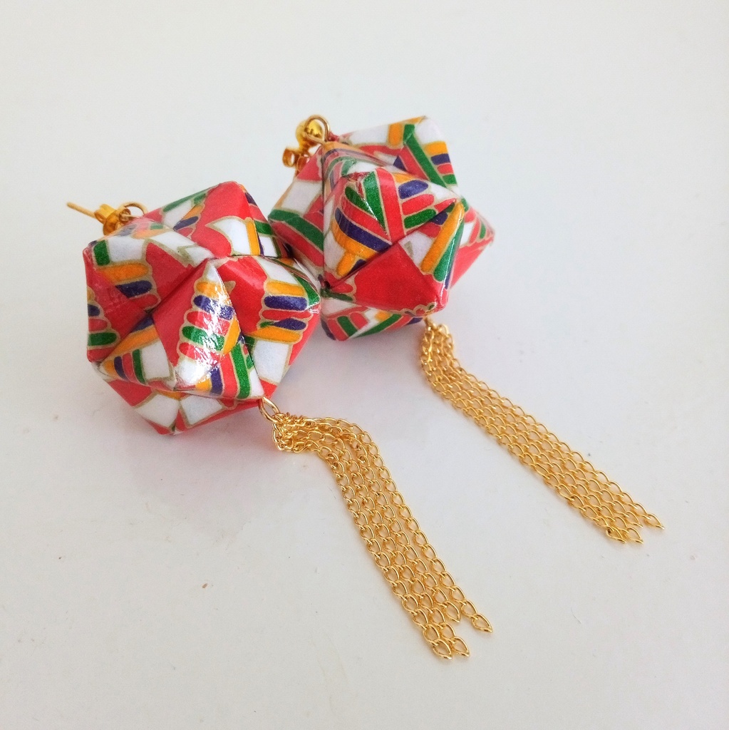 Tetrahedron paper earrings traditional Chiyo pattern