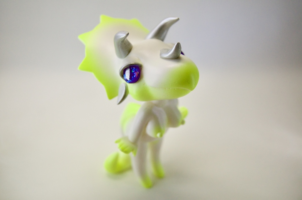 トリケラトプスガール Elequi(イエロー)