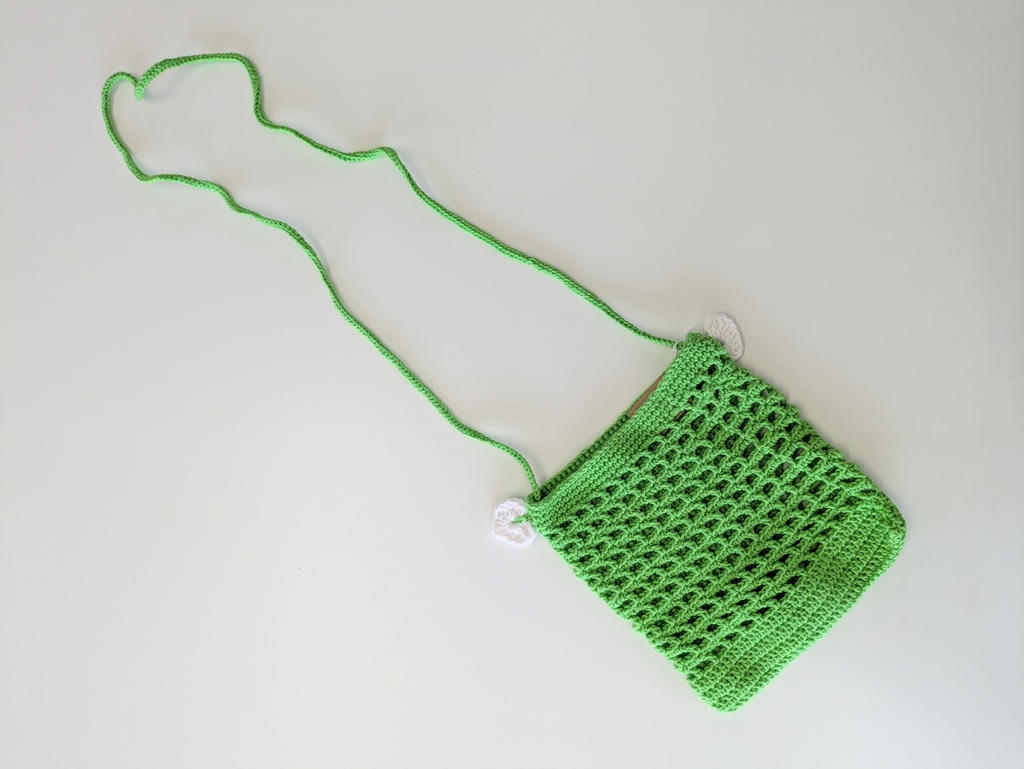 【ハンドメイド】お花が可愛いかぎ針編みネットサコッシュ / スマホショルダー(グリーン)