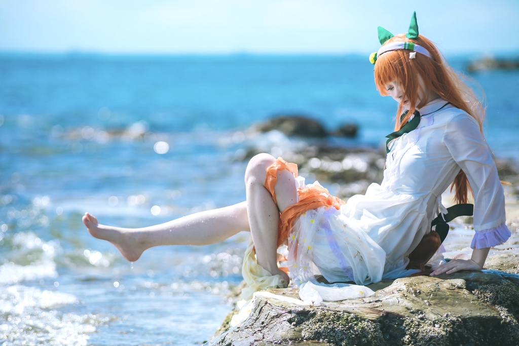 C108 【新刊:BOOTH限定】サイレンススズカコスプレ写真集「あの光を