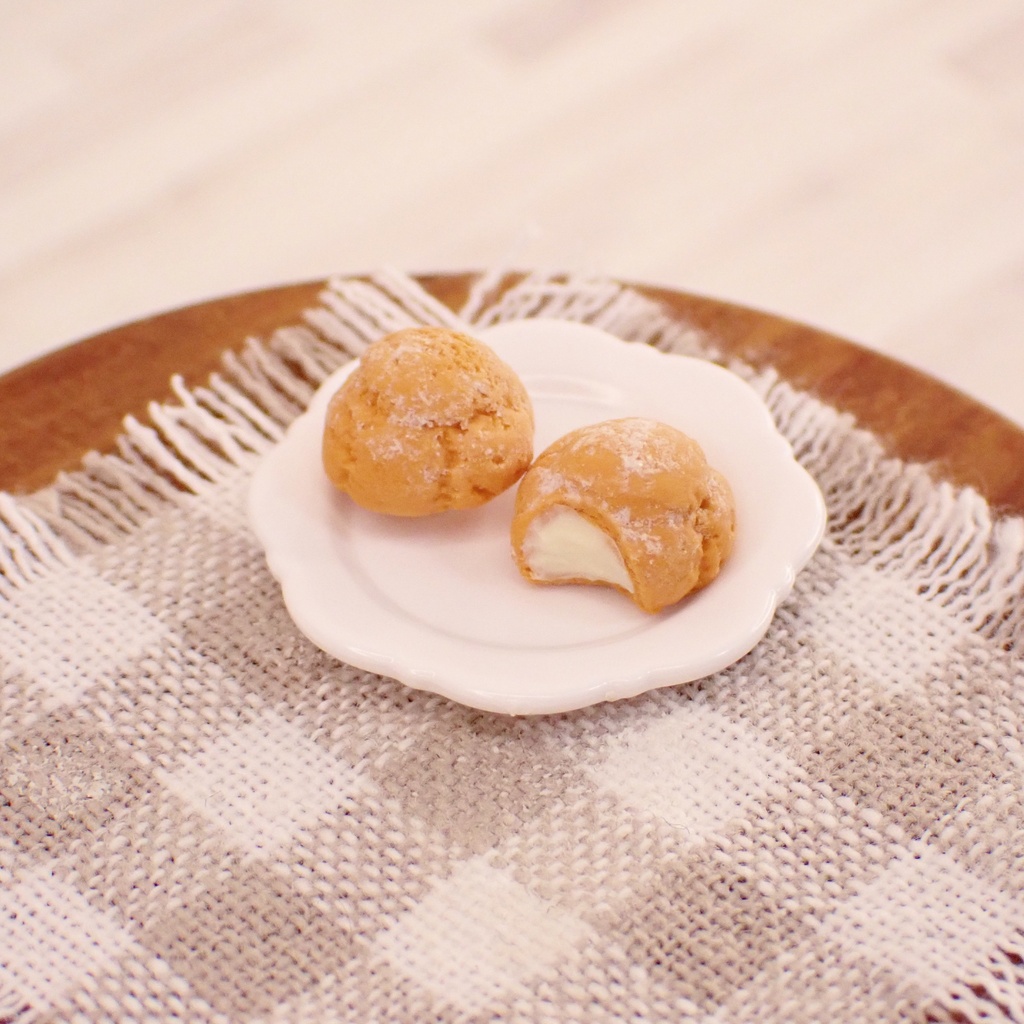 大きなシュークリーム