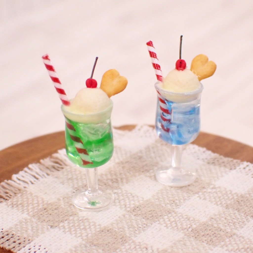 クリームソーダ (バリエーションあり)