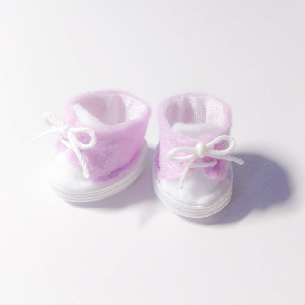 フロッキースニーカー