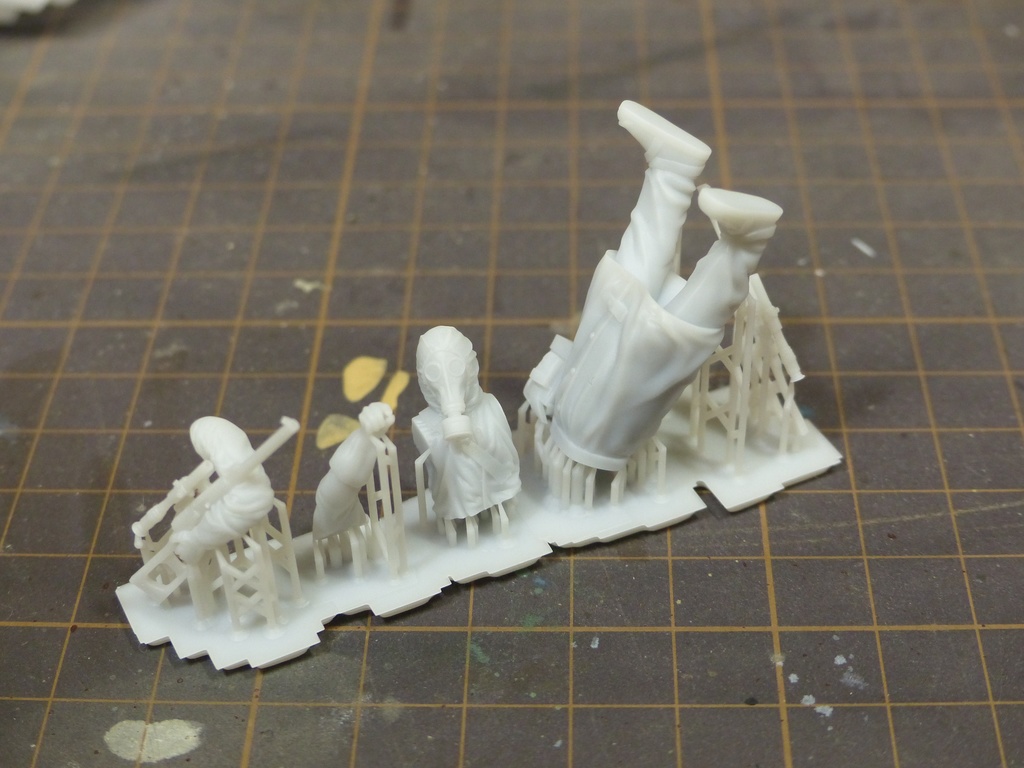 1/35 ソ連NBC兵 フィギュア2 VSSを持つ兵士