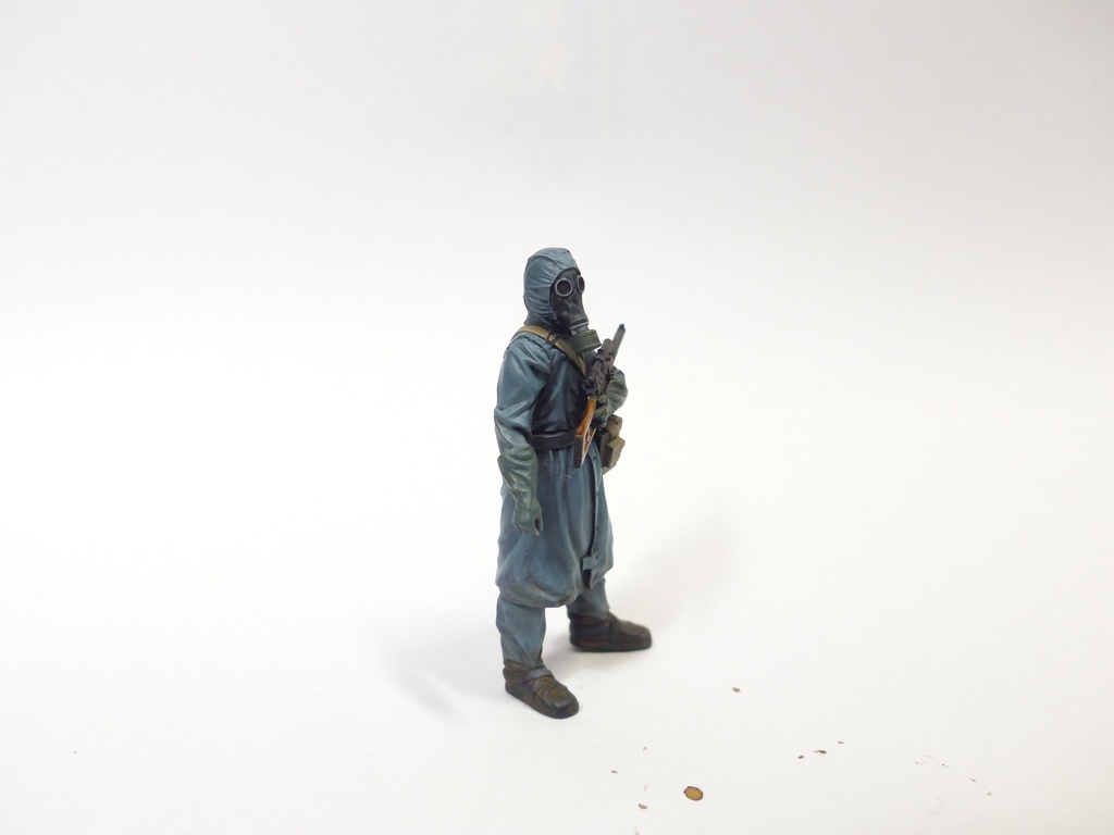 1/35 ソ連NBC兵 フィギュア2 VSSを持つ兵士