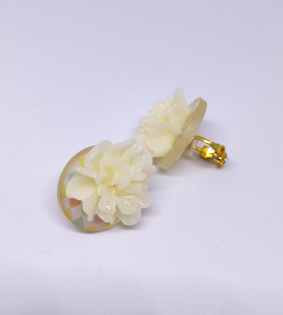 【HQデザイン】大ぶり牡丹のイヤリング