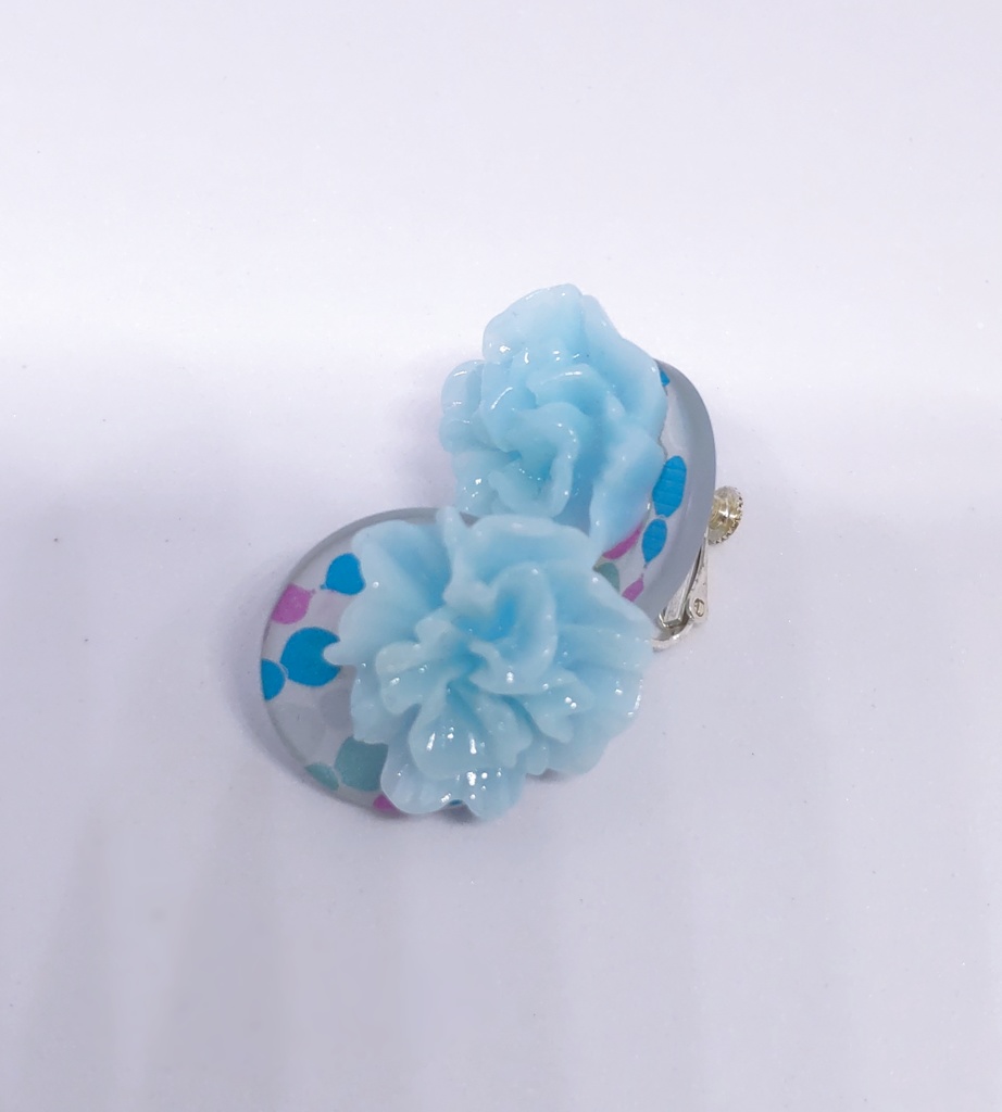 【HQデザイン】大ぶり牡丹のイヤリング