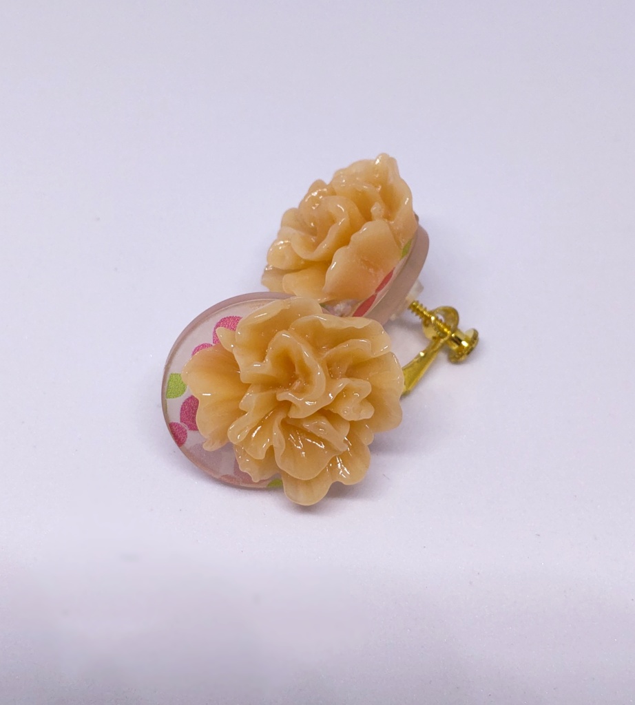 【HQデザイン】大ぶり牡丹のイヤリング