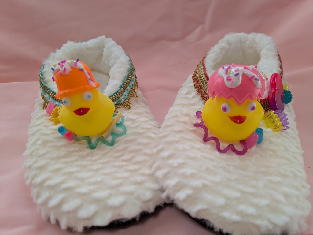 アップちゃんのイタズラすりっぱ(ヘルメット)