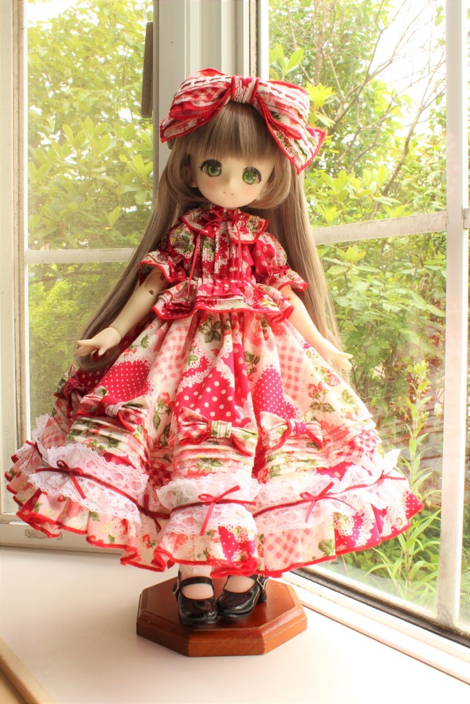 ■KUMAKOちゃん&MDDさん(40cmドール)用 ストロベリーのピンタックリボンのセットアップ(赤)