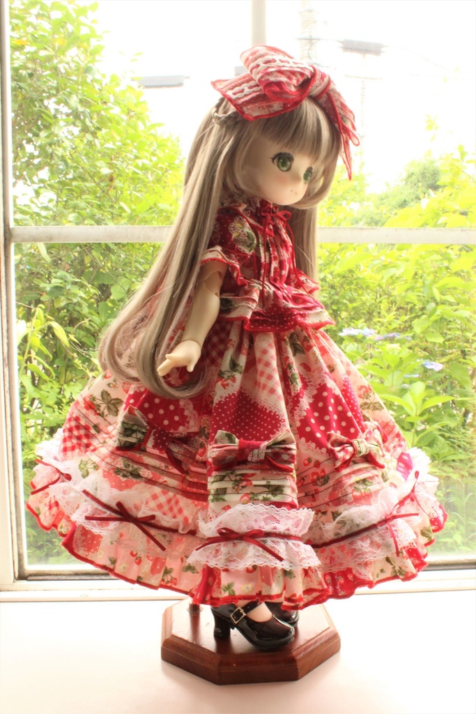 ■KUMAKOちゃん&MDDさん(40cmドール)用 ストロベリーのピンタックリボンのセットアップ(赤)