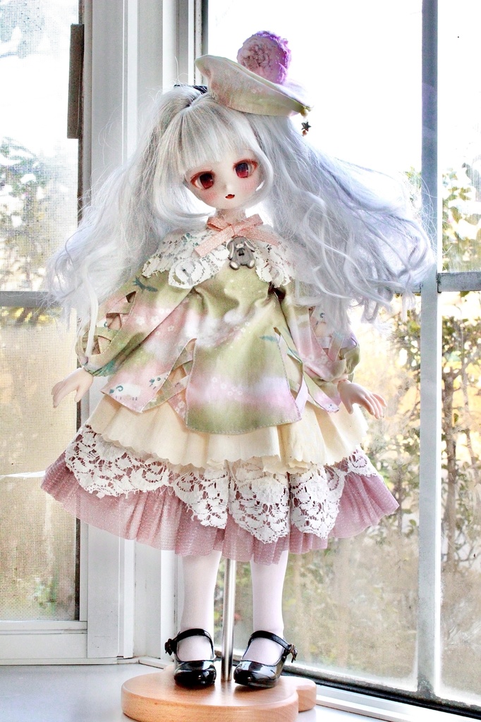 ■KUMAKOちゃん&MDDさん(40cmドール)用 印象派絵描きのお嬢さんセット(春の花畑(グリーン&ピンク))