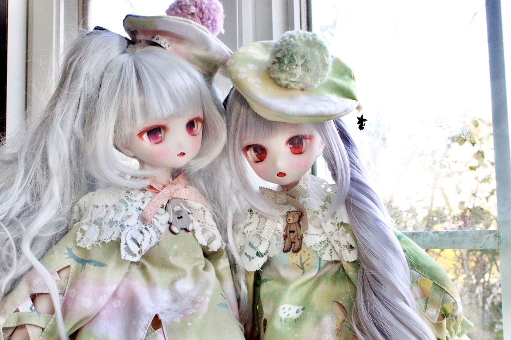 ■KUMAKOちゃん&MDDさん(40cmドール)用 印象派絵描きのお嬢さんセット(春の花畑(グリーン&ピンク))