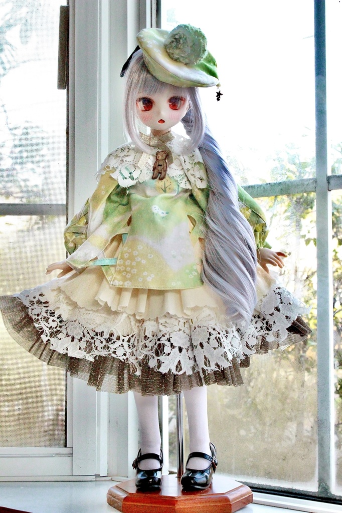 ■KUMAKOちゃん&MDDさん(40cmドール)用 印象派絵描きのお嬢さんセット(春の草原(グリーン&イエロー))