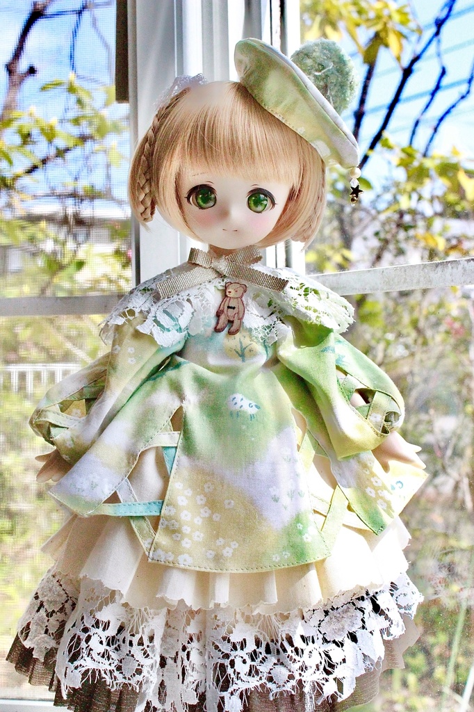 ■KUMAKOちゃん＆MDDさん(40cmドール）用　印象派絵描きのお嬢さんセット（春の草原（グリーン&イエロー））