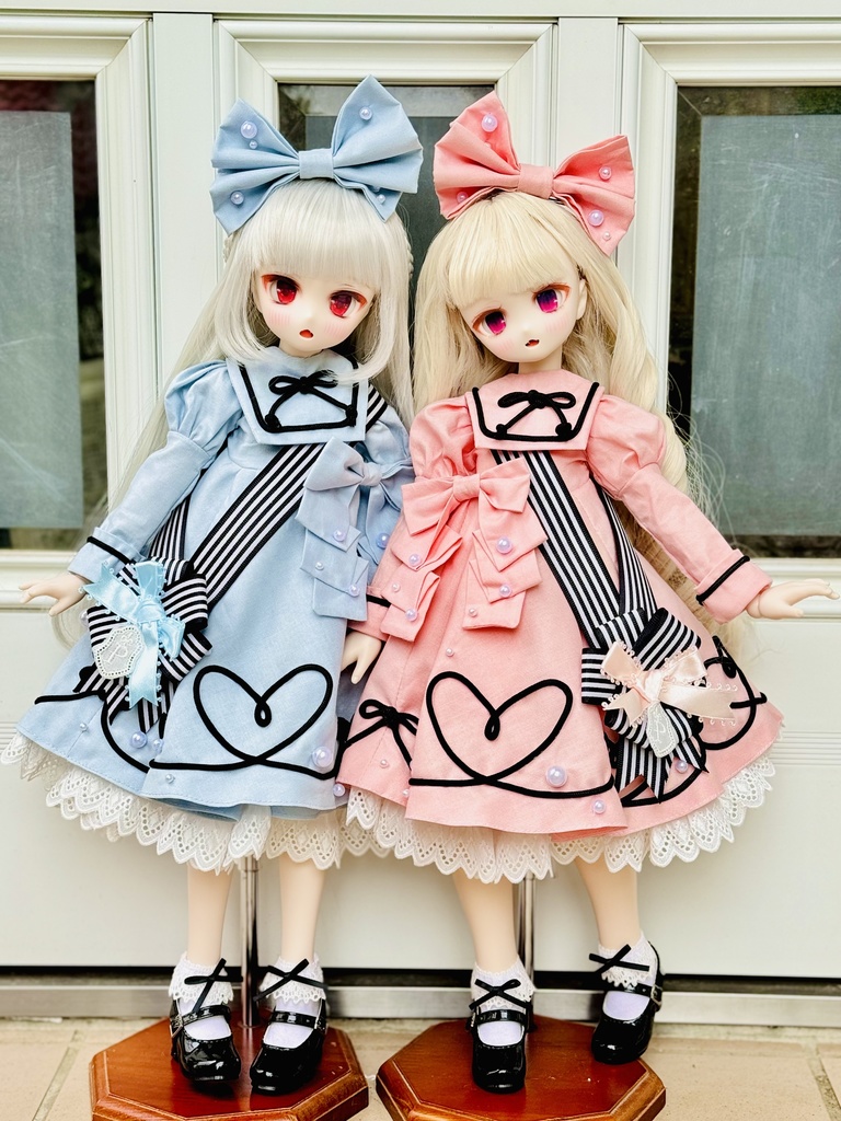 ■ (ワンオフ)MDDさん&KUMAKOちゃん(40cmドール)用ハート&リボンラインのワンピースセット(サックス)