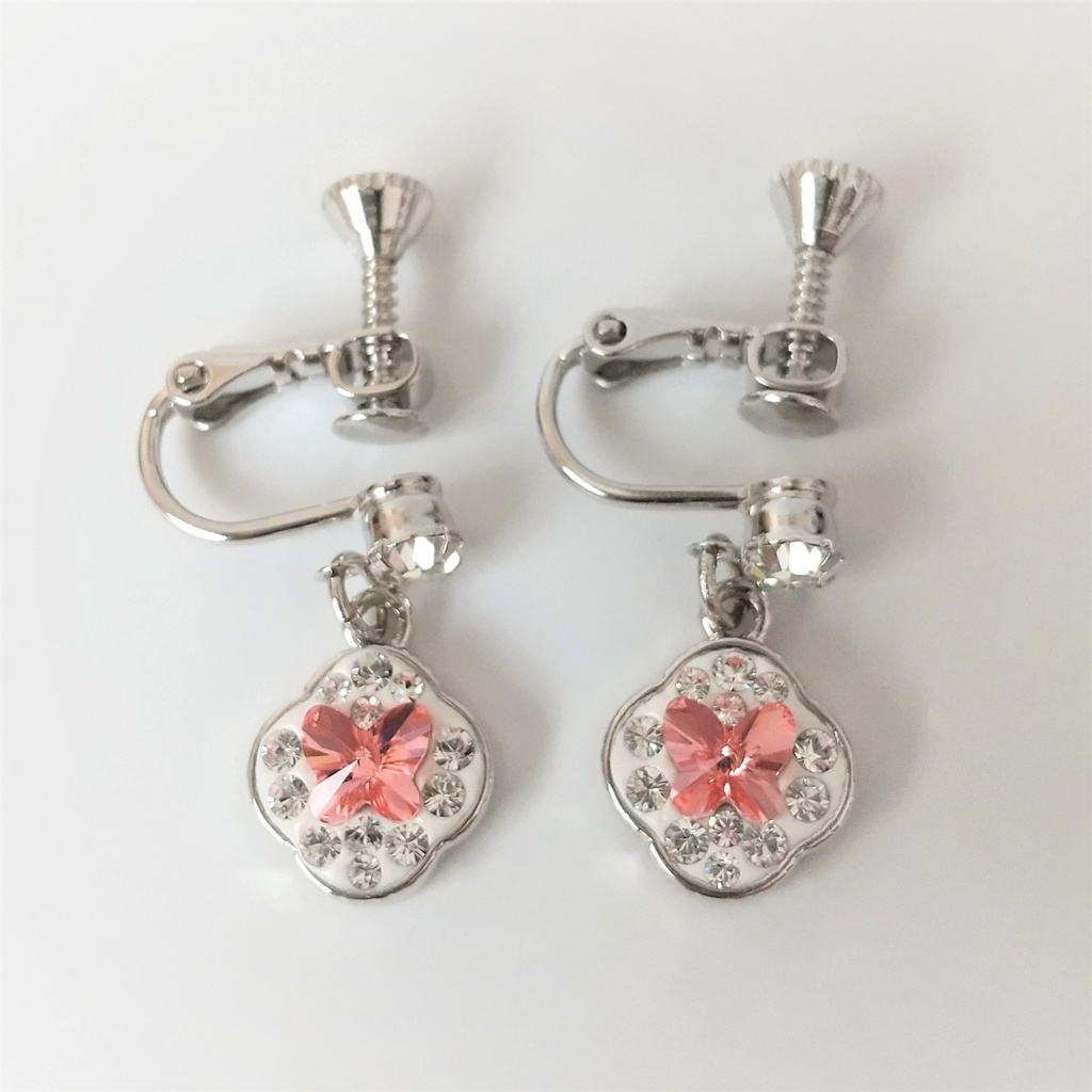 蝶のイヤリング