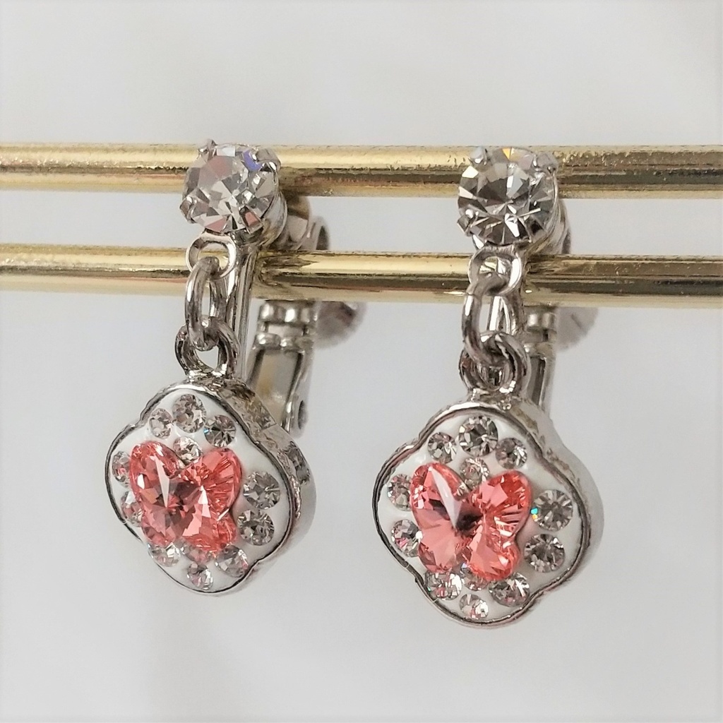 蝶のイヤリング