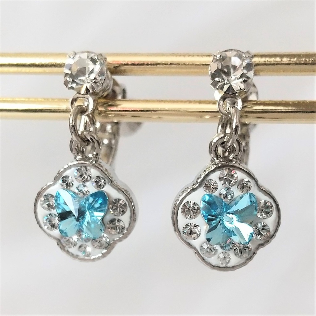 蝶のイヤリング