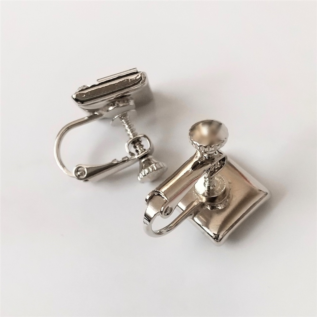 ビーズとスワロフスキークリスタルのイヤリング