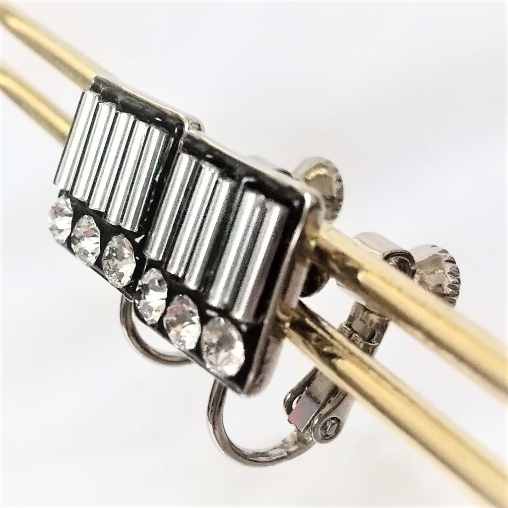 ビーズとスワロフスキークリスタルのイヤリング