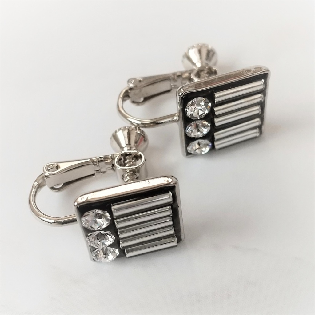 ビーズとスワロフスキークリスタルのイヤリング