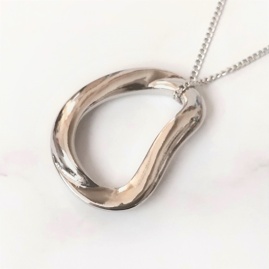 メビウスネックレス