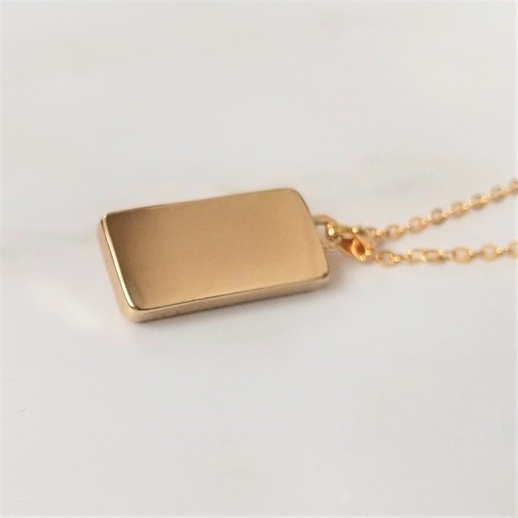 スクエアネックレス