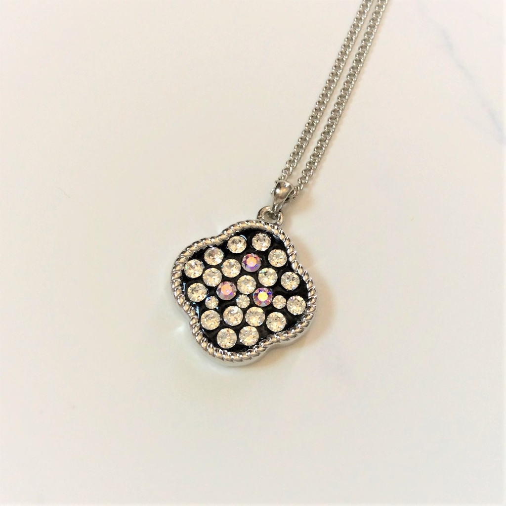 花のネックレスM