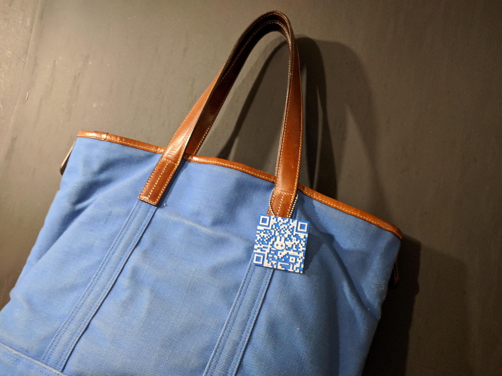 持ち歩くQR・音楽アクセサリー、piQxRチップ! 001「♪ジ間旅行者のための狂走曲1」