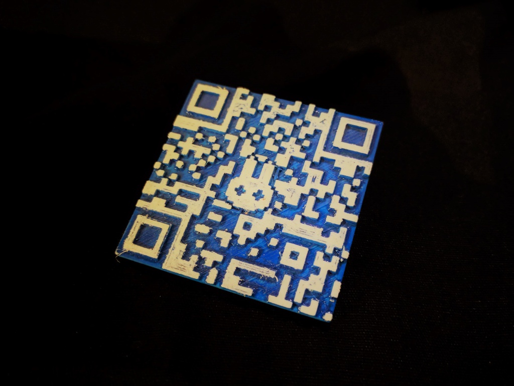 持ち歩くQR・音楽アクセサリー、piQxRチップ! 001「♪ジ間旅行者のための狂走曲1」