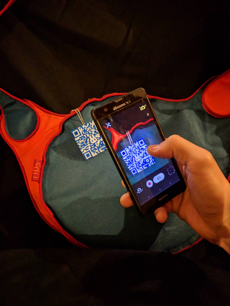 持ち歩くQR・音楽アクセサリー、piQxRチップ! 001「♪ジ間旅行者のための狂走曲1」