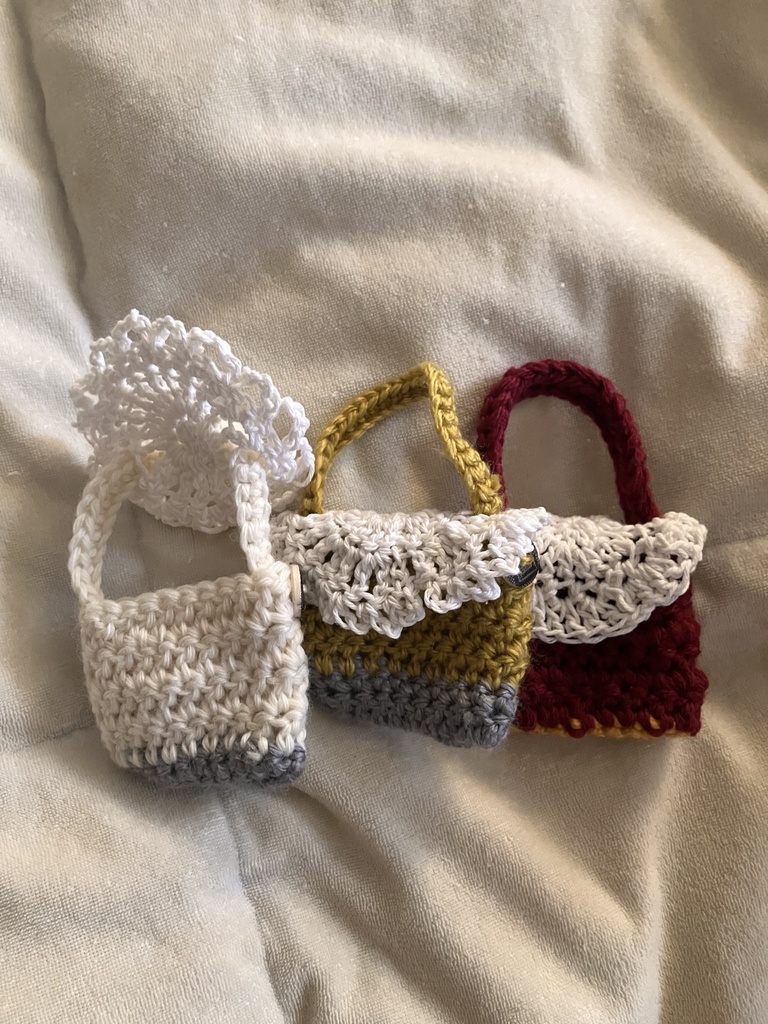 バッグにつけるバッグのバッグチャーム