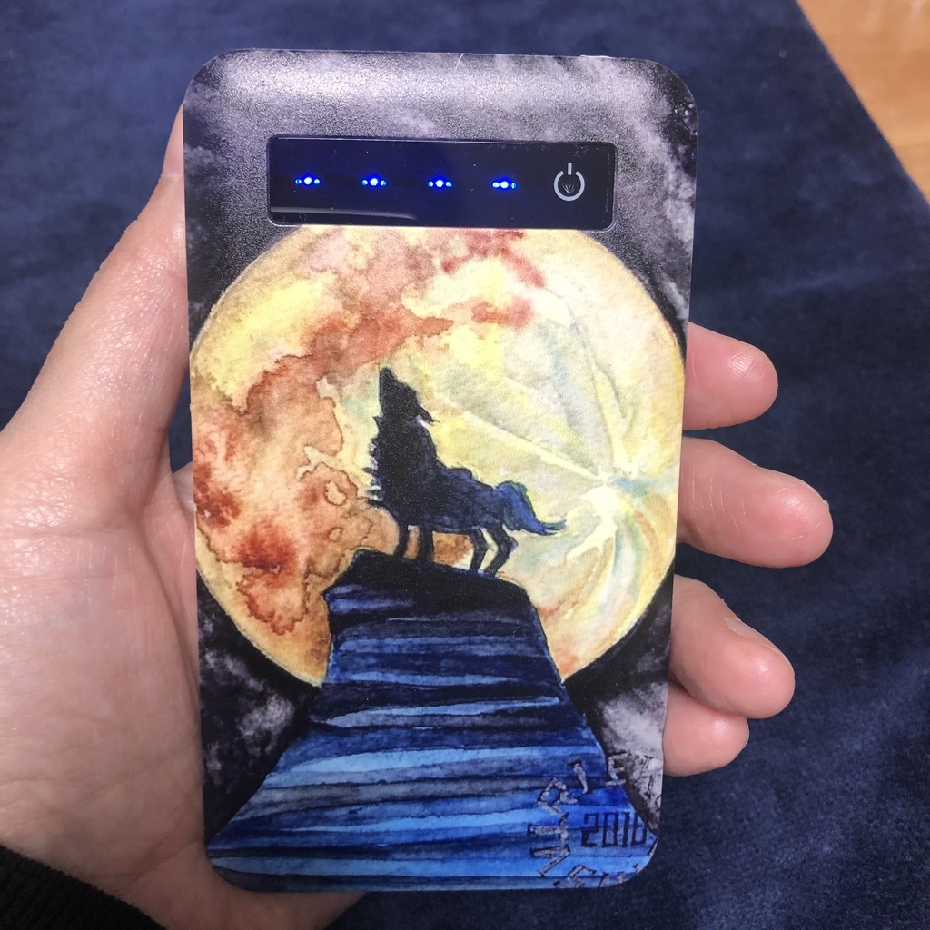 月と狼⭐︎モバイルバッテリー