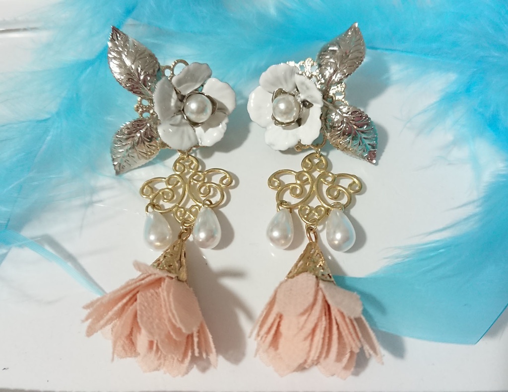 第五人格　血の女王・レディ・ベライメージイヤリング