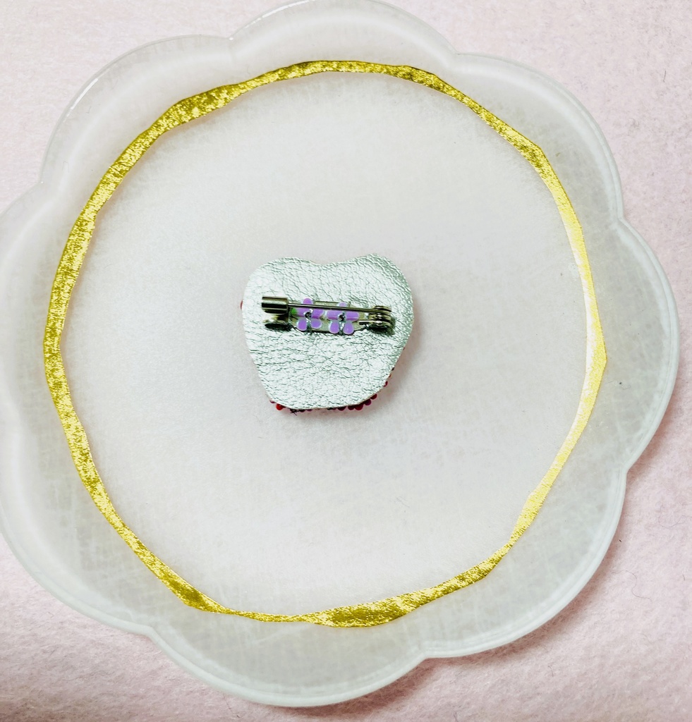 りんごブローチ