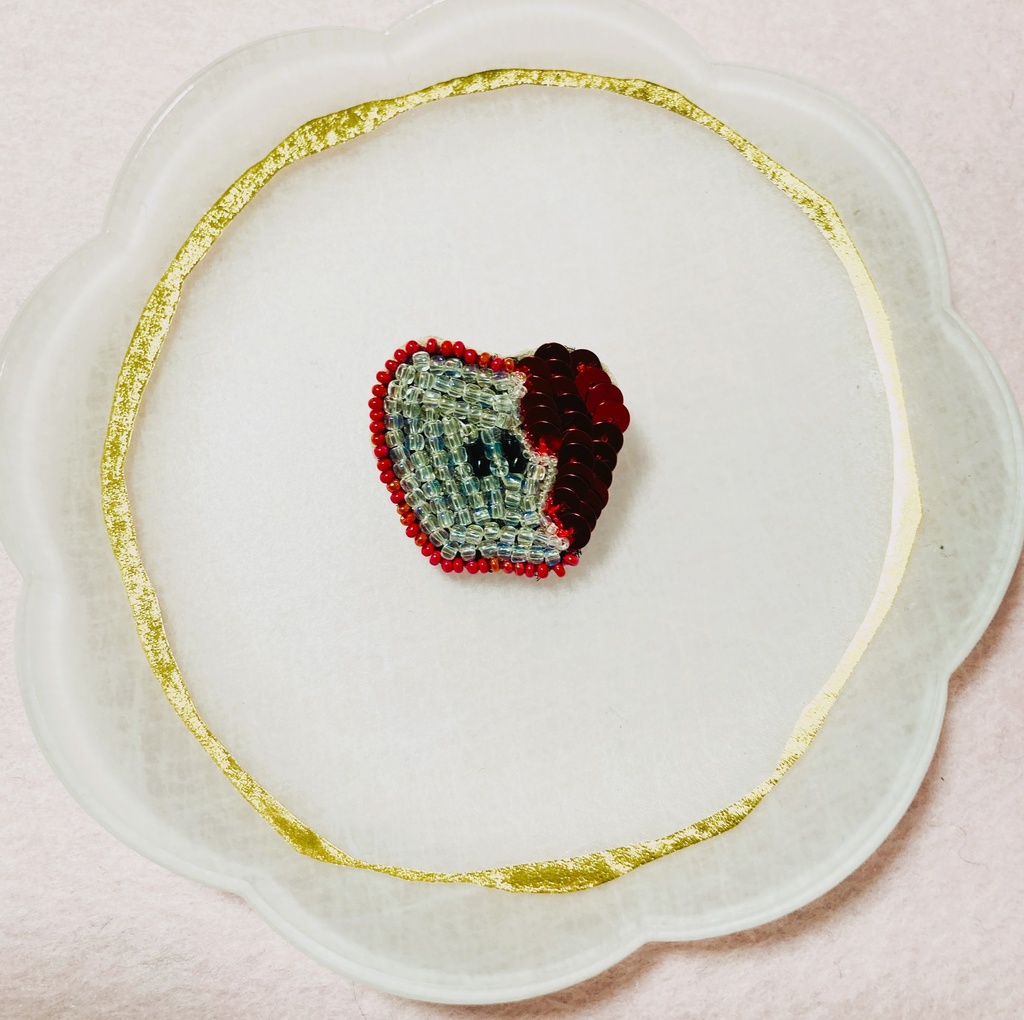 りんごブローチ