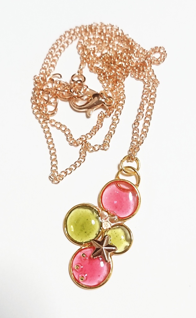 極彩細胞のペンダント