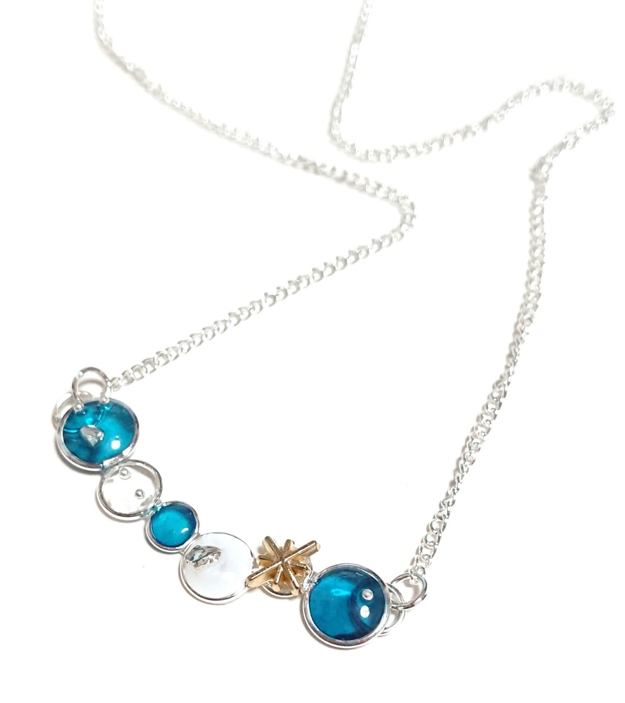 泡ぶく宝石のネックレス