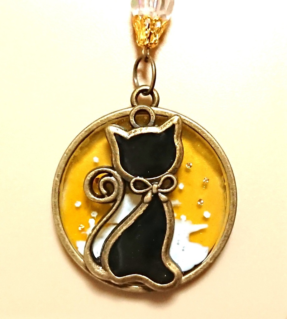 今日も満足げなシルエット