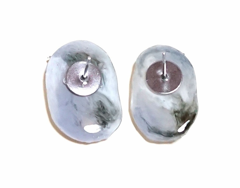 ごく平凡な石の正体