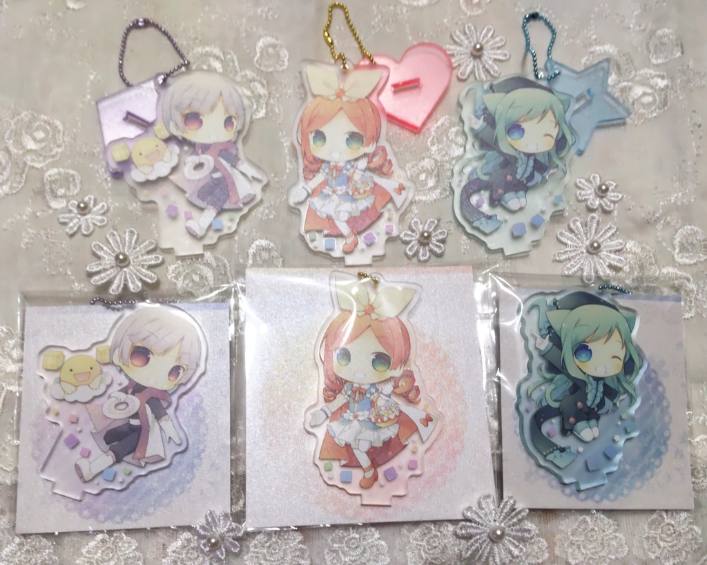 「ティ」「りんご」「エコロ」アクリルスタンド