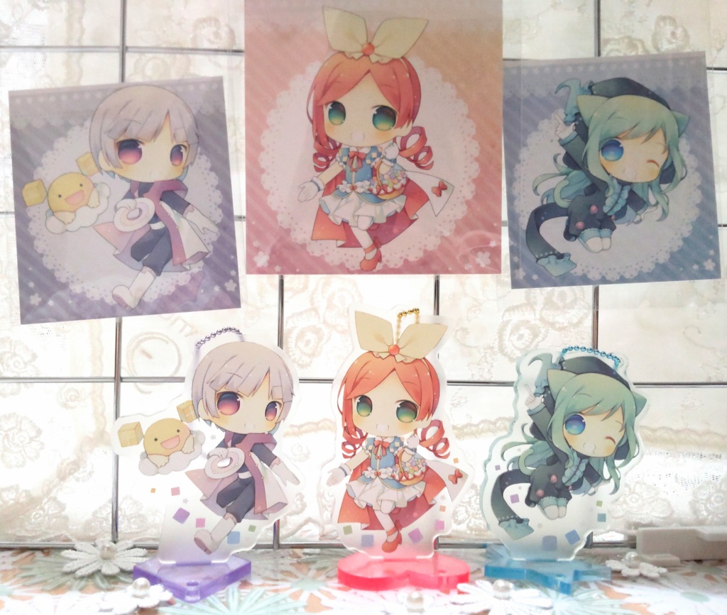 「ティ」「りんご」「エコロ」アクリルスタンド