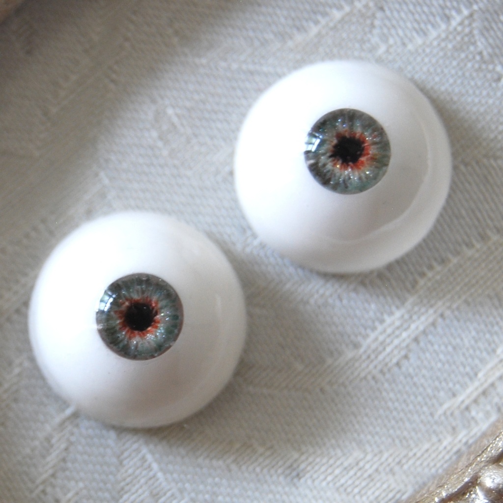 16mm/6mm【グリーン系】ドールアイ