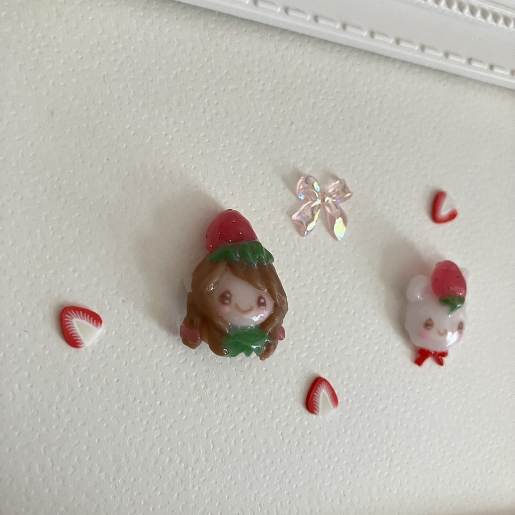 いちごちゃん&いちごうさぎちゃんの3Dネイルパーツセット(おまけパーツ付き)(՞>⩊<՞)