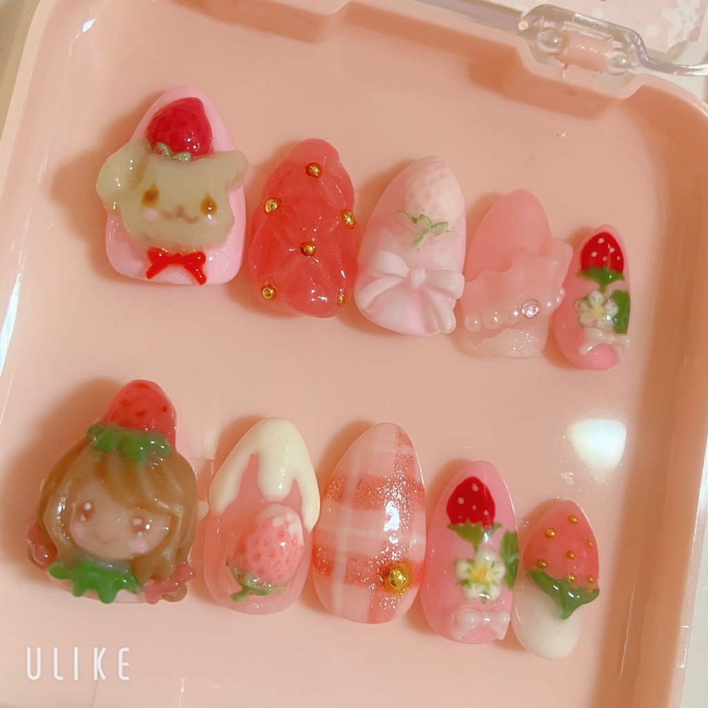 いちごちゃん&いちごうさぎちゃんのネイルチップ(՞>⩊<՞)