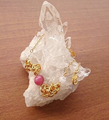 ピンクトルマリンとビザンチンチェーンのブレスレット