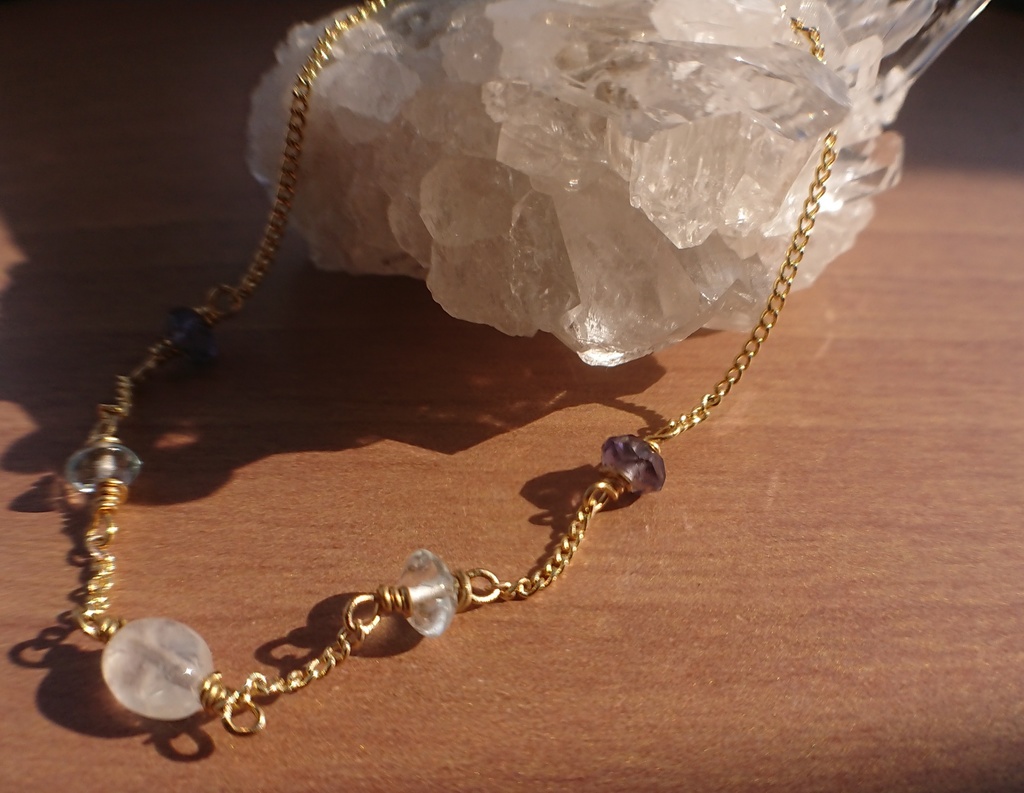 アイオライトとアクアマリン、ムーンストーンのブレスレット