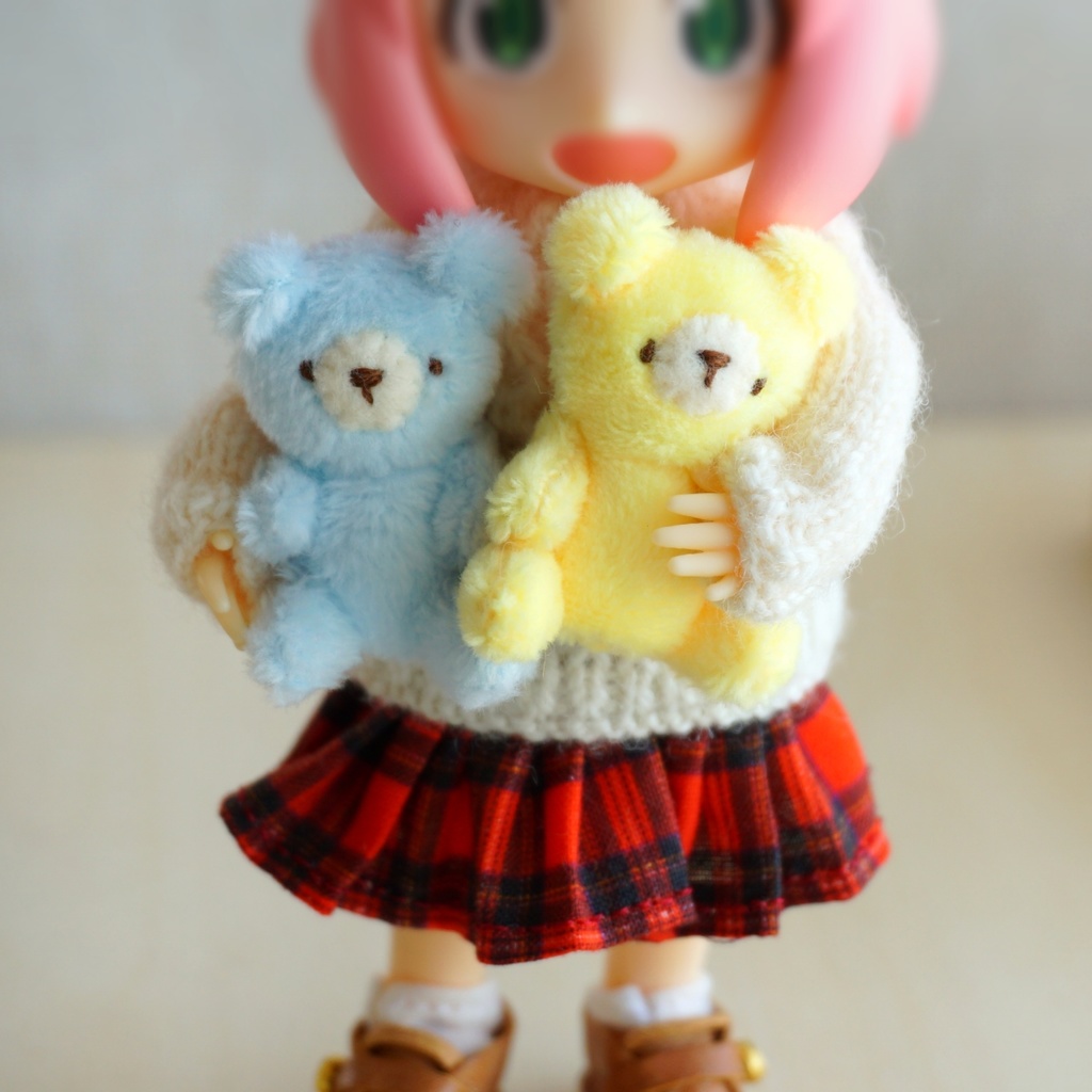 小さいクマのぬいぐるみ