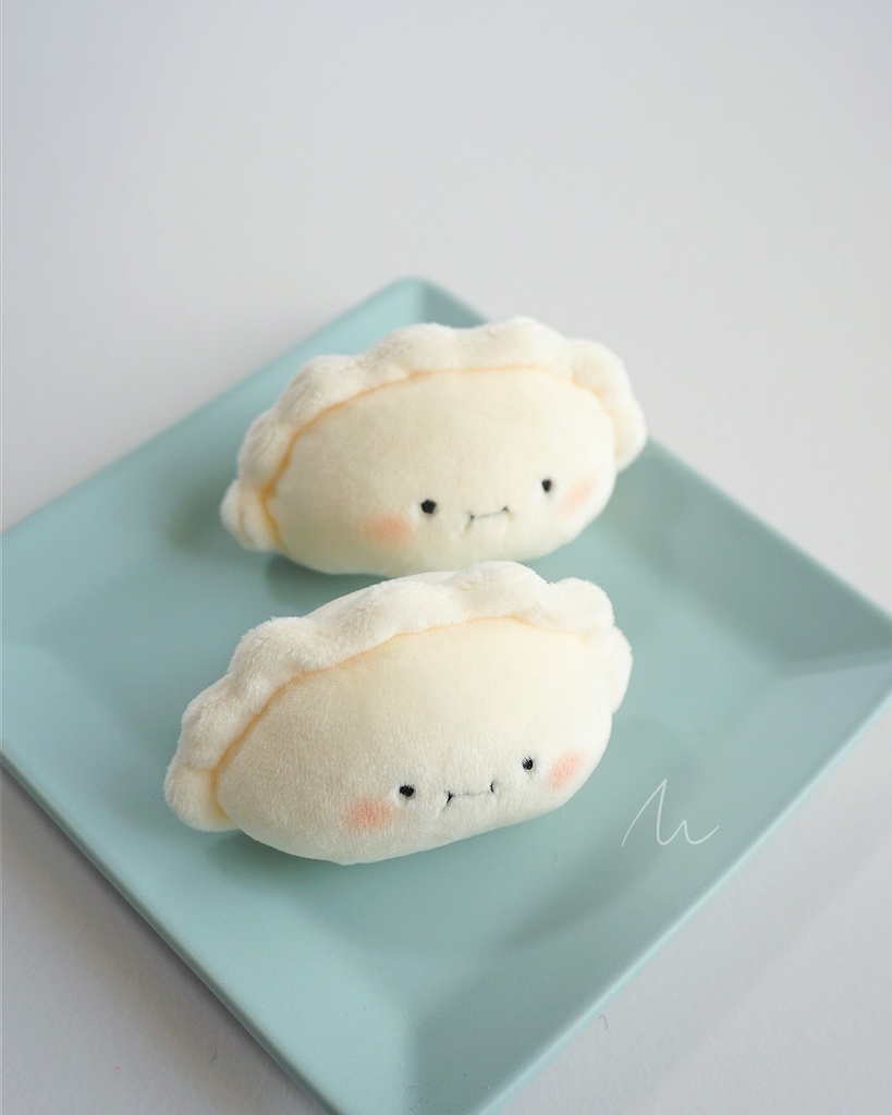 水餃子のぬいぐるみ(んー顔)